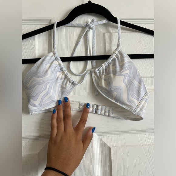 Swimsuit top - Picture 1 of 3